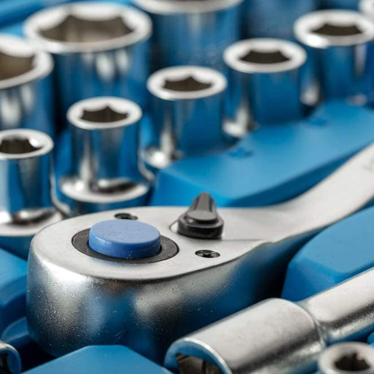 Högert Technik - Tool Set I Socket Spanners, Bits and Accessories I 1/4 Inch and 1/2 Inch I Alloy Cr-V Steel I Drop Forged I Ratchet Mechanism with 72 Pawls I HT1R424-89 Pieces